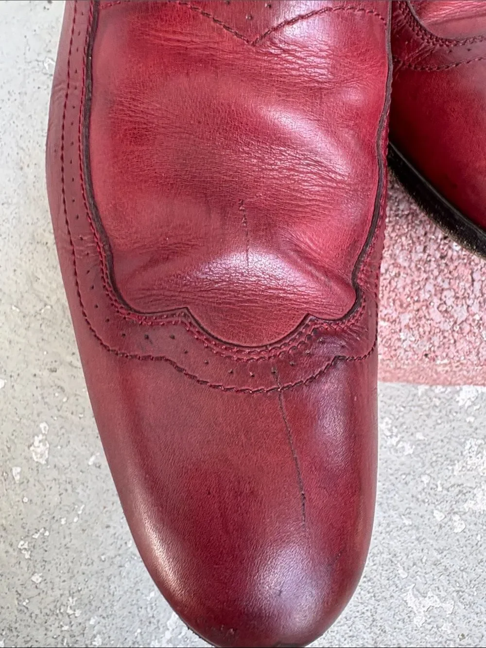 Vintage Gucci wing tip loafers